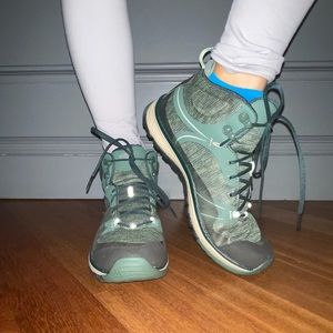 KEEN Women's Terradora Waterproof Mid (never been worn)